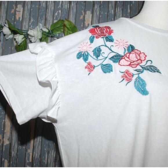 Paper Crane White Boho Top T-Shirt Size L Embroidered Floral Roses Ruffle Sleeve - Picture 4 of 8